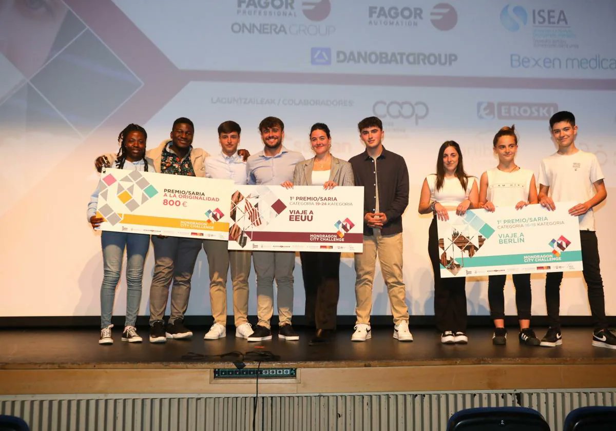 MUnibertsitatea's tweet image. 7 herrialdetako 568 ikaslek eta 181 ekipok hartu dute parte #MondragonCityChallenge lehiaketaren bigarren edizioan eta dagoeneko baditugu sailkatutako 20 taldeak!
ow.ly/q8NQ50UaG5Z

#LearningFromAction