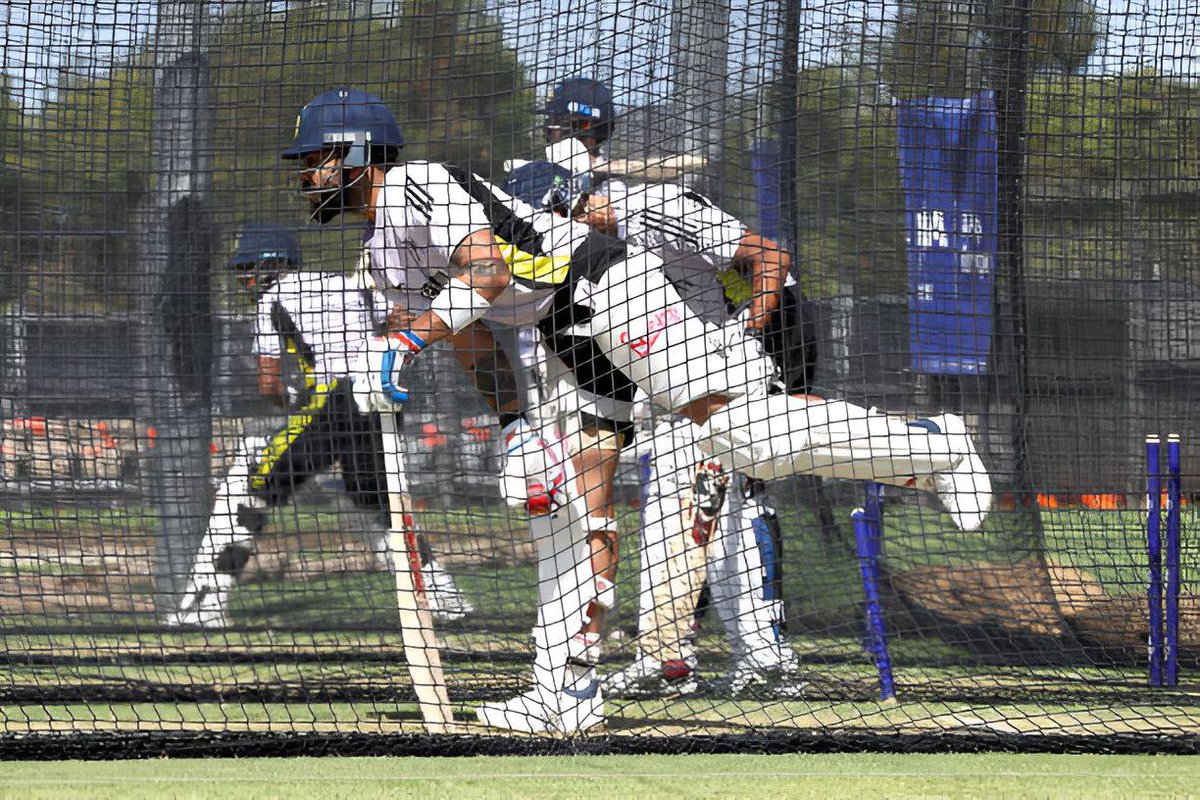 realrajansingh's tweet image. The king 👑 Virat Kohli in today&apos;s practice session at Optus Stadium, Perth 📸🩷 #ViratKohli #AUSvsIND #AUSvIND #TestCricket