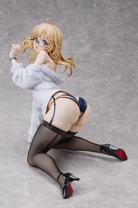 付属品はブラジャーパーツ、スカートパーツ、パンツパーツ、メガネとなっているので、メガネスキー(私)も安心です! 