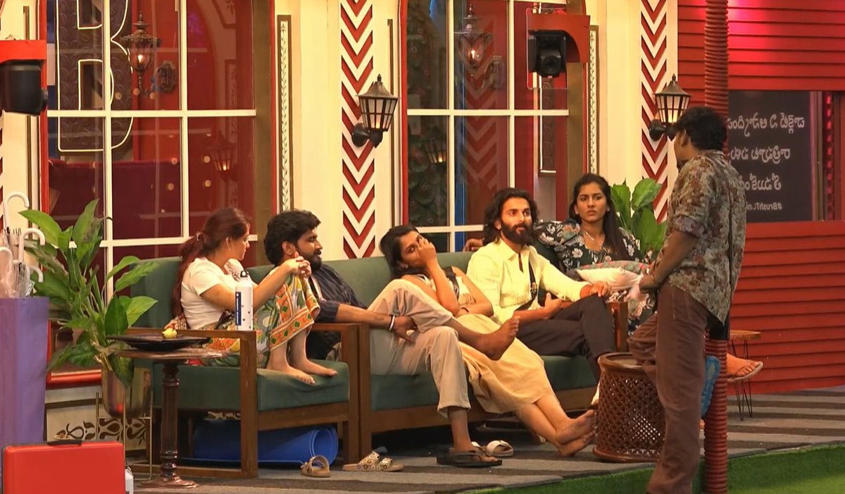 Maverick__mukul's tweet photo. #nikhil - pappu with mask
#prerana - Hitler mentality 
#yashmi - flipping star 
#pritvi - attitude nibba
#vishnupriya - no goal only puppet 
#nabeel - confused personality 
Motham OG 's lo edho oka negative undi vilu malli cheptaru vere vala gurinchi 
#BiggBossTelugu8 https://t.co/783OkUJOoK