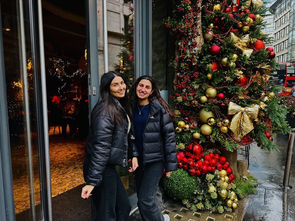 We're celebrating a promotion this week in our Marketing team!🏆✨

Congratulations to Andrea Evagora on her promotion to Marketing Executive!

We hope you had a great time celebrating at The Folly yesterday!

#Promotion #EmployeeAppreciation #Recruitment