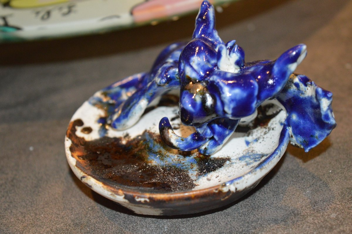 Cosimo_macagno's tweet image. Dernier poste de la matiné  les portes encens terminé  je ne fais pas de cuissons de troiseme feu pour garder un prix abordable  ainsi quele dragon hypopootame qui lui aura  une dernières cuisson 
#ceramics #art #porcelain