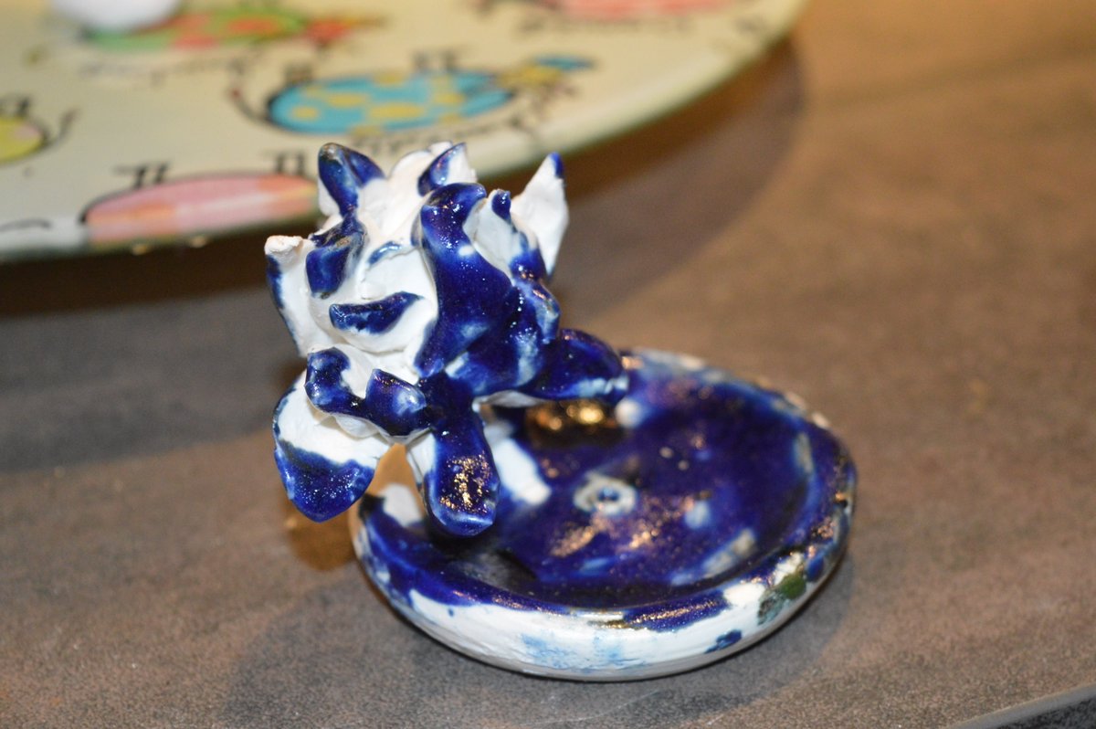 Cosimo_macagno's tweet image. Dernier poste de la matiné  les portes encens terminé  je ne fais pas de cuissons de troiseme feu pour garder un prix abordable  ainsi quele dragon hypopootame qui lui aura  une dernières cuisson 
#ceramics #art #porcelain