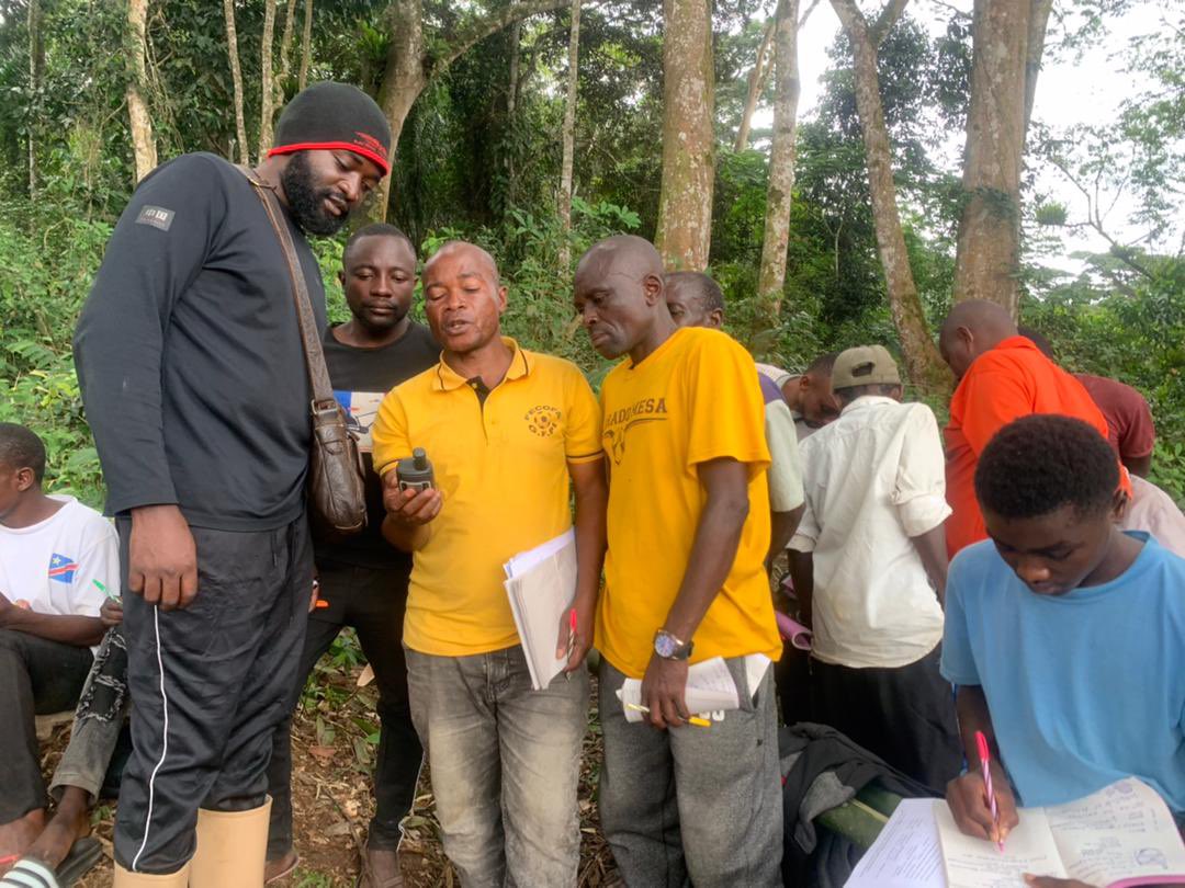 La cartographie, un outil clé pour la protection des forêts ! 
️Les communautés de Bana Nsuka et Bana Chasa prennent leur avenir en main ! Grâce à une formation en cartographie par notre ong membre FOCODER , elles sont prêtes à sécuriser leurs forêts et assurer un développement