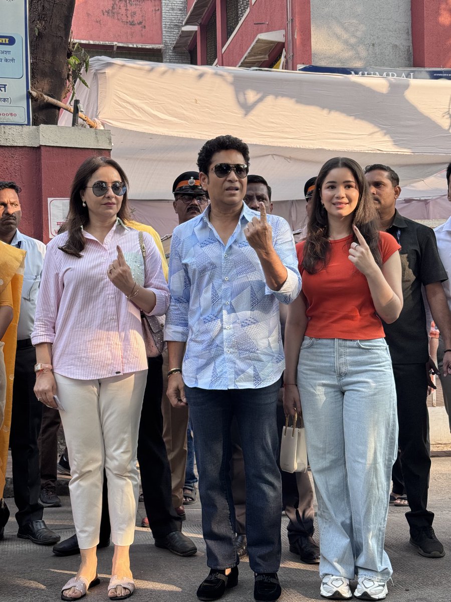 #MaharashtraElection2024It’s time to think, and proudly show your ink. Every vote matters! 🗳️
Have you done your part?

#MaharashtraElection2024  #ReadyToVote #MakeItCoun