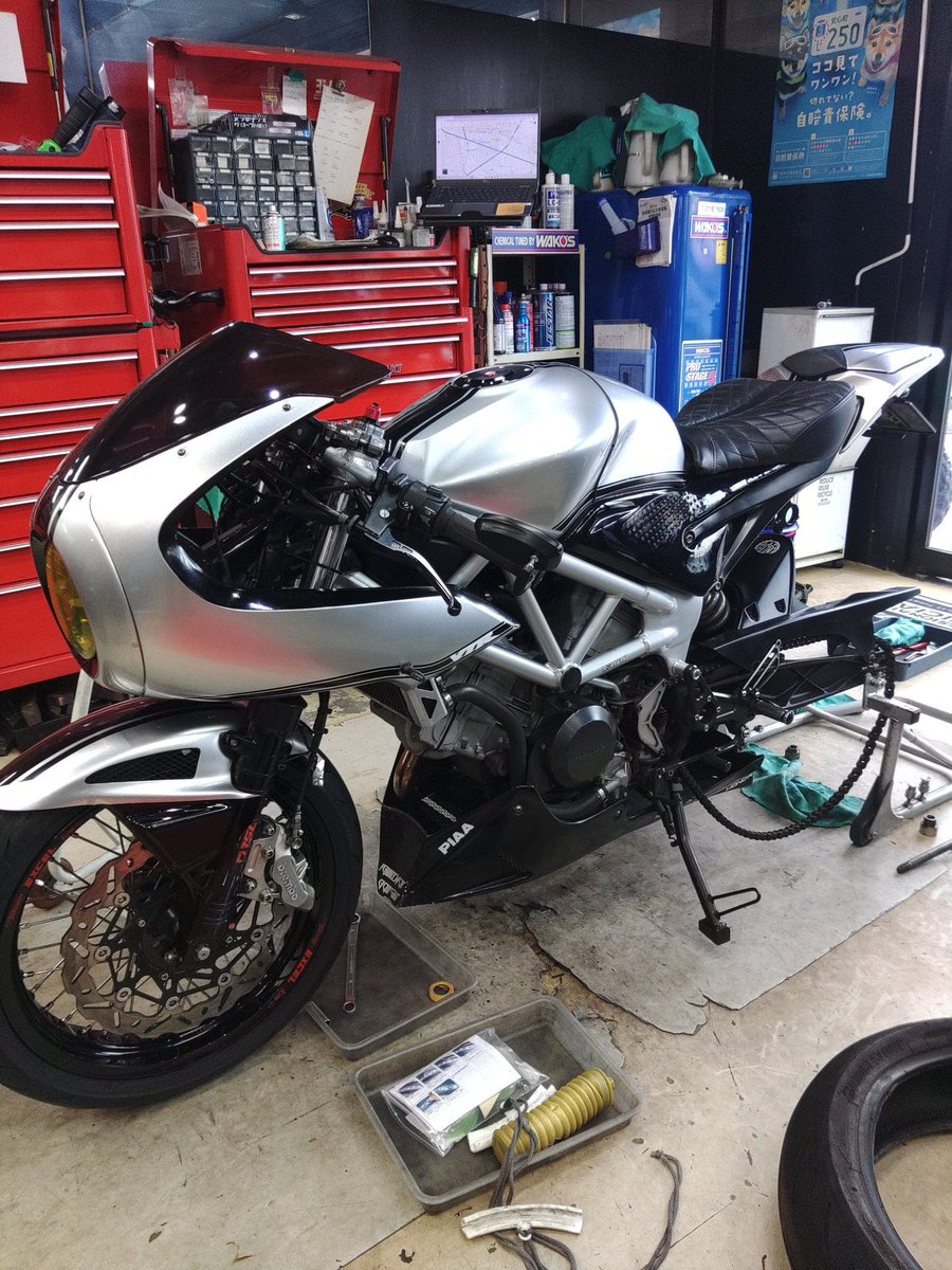 lightning_p38's tweet image. #ZX14R
#MT01
#VTR250
#FZ250FAZER
