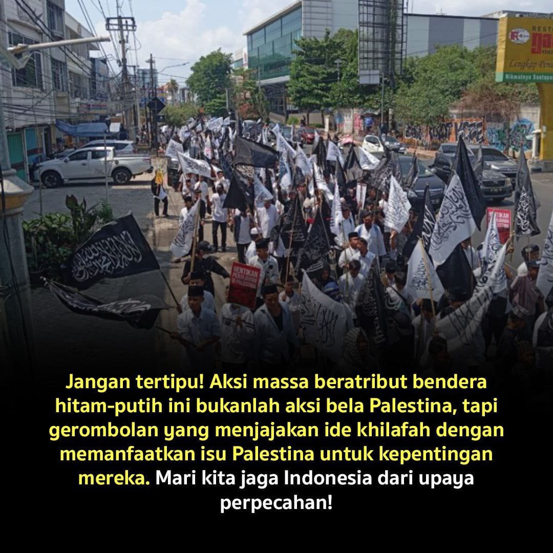 s3mut1reng's tweet image. Panji atau bendera yg mereka bawa2  adalah simbol organisasi Hizbut Tahrir dan IS1S, yg hanya rekaan berdasarkan dari hadist2 yg tidak sahih.

Kelompok simpatisan eks-HTI ini memang cenderung menjadikan isu Palestina sbg bahan bakar utk memprovokasi kebangkitan sel tidur teroris.