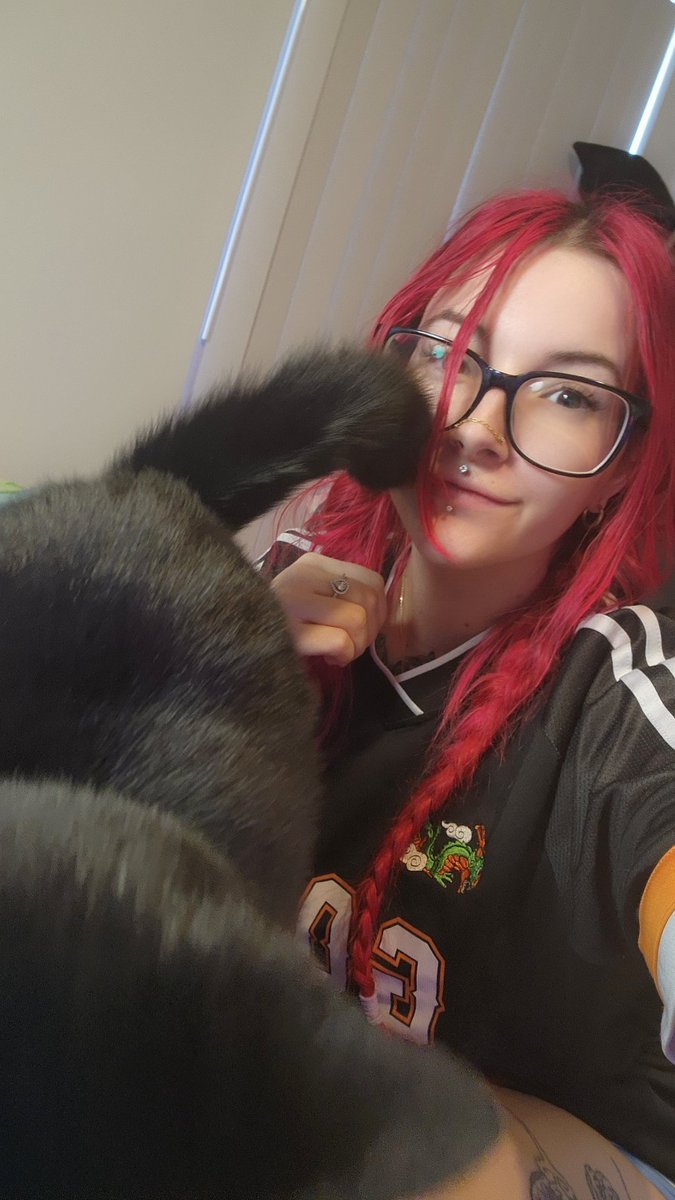 _KelloKitty's tweet image. Streaming for @GameOn_Cancer 💜
twitch.tv/kellokitty