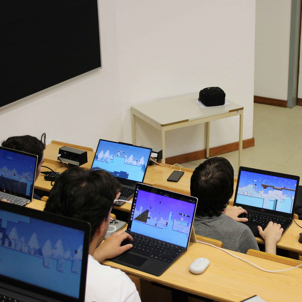 GLUA's tweet photo. No dia 22 de outubro, realizámos o Torneio de SuperTux, onde a competição foi renhida e os jogadores mostraram o melhor das suas habilidades.
Parabéns aos nossos vencedores! 🏆
Competição do Boss: Tiago Rodrigues
Competição por Tempo: Márcio Barbosa
#glua #linux #supertux #tux https://t.co/GU8tsKlJj4