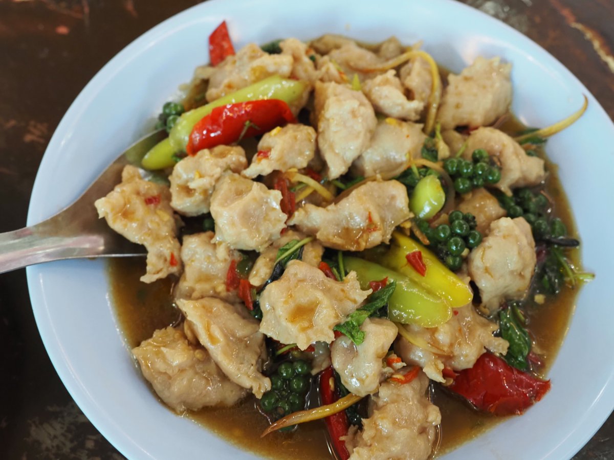 fullandfun's tweet photo. จุดแวะกินชั้นดี  ขับรถขึ้นเหนือ อุทัย ชัยนาท นครสวรรค์  รสชาติบ้านๆ อร่อย ไม่แพง ร้านใหญ่ แนะนำแกงคั่วหอยขมปลาเนื้ออ่อนเล็กทอดใหม่ ร้อนๆ กรอบสุด ผัดฉ่าเนื้อปลากราย ปั้นชิ้นเล็กพอดีคำ  มะระผัดไข่ใส่หมูผัดหอมกระทะ  

📌 ครัวทิดเทือง ถนนหมายเลข 333 ท่าน้ำอ้อย นครสวรรค์ 
@aroii https://t.co/HmKupWP58j