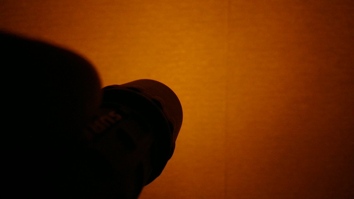 WE755a1's tweet photo. surefire EDC1-DFT はヘッド直径が6PXクラス！
そ～だ！予約特典の #Paraclade 様バンパーキャップがG2に付くはず
検証してみると配光絞れて◎
燈って部屋中照らしちゃうほど広範囲照射なので、夜な夜な冷蔵庫漁りがバレるのよね～(;^_^A
あとは光量だわ(￣。￣;) https://t.co/eR3XBR54TX