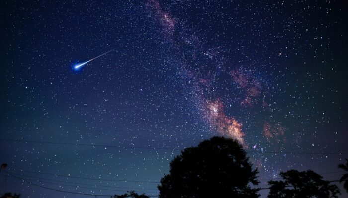 EuroGeosciences's tweet image. What happens to a #satellite when it reaches the end of it&apos;s functional life? On the #EGUblogs Asmae Ourkiya discovers the plight of all satellites: a fiery end, a watery grave or a distant cold drift....

Read more: egu.eu/8XOK5V/ #SpaceJunk