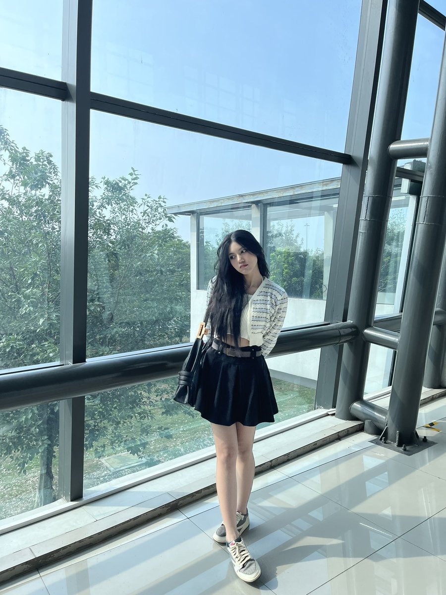 indiraseruni__'s tweet photo. sama ini deh #IndiRabu 🍃 https://t.co/SQDj4r5Kk2