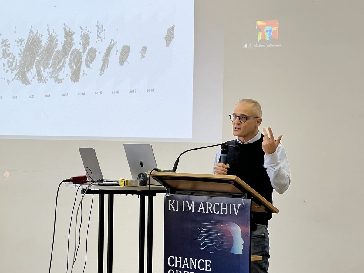 Prof. Matteo Valleriani berlinerarchive.de mit dem Eröffnungsvortrag auf dem #berlinerarchivtag : KI revolutioniert und erleichtert die Forschung. Dennoch bleibt viel „Handarbeit“