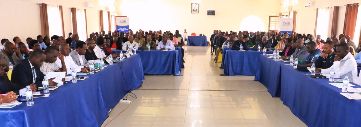 Uyu munsi, Guverineri wa <a href="/RwandaSouth/">Southern Province | Rwanda</a> Kayitesi Alice ari kumwe n’Umukuru wungirije w'Urwego rw'Igihugu rw'Imiyoborere Dr. <a href="/Felicienus/">Felicien Usengumukiza</a> bayoboye inama y’Ihuriro ry’Abafatanyabikorwa mu Iterambere (JADF). Yitabiriwe n'abayobozi bo mu nzego z'ibanze, iz'umutekano na sosiyete sivile.