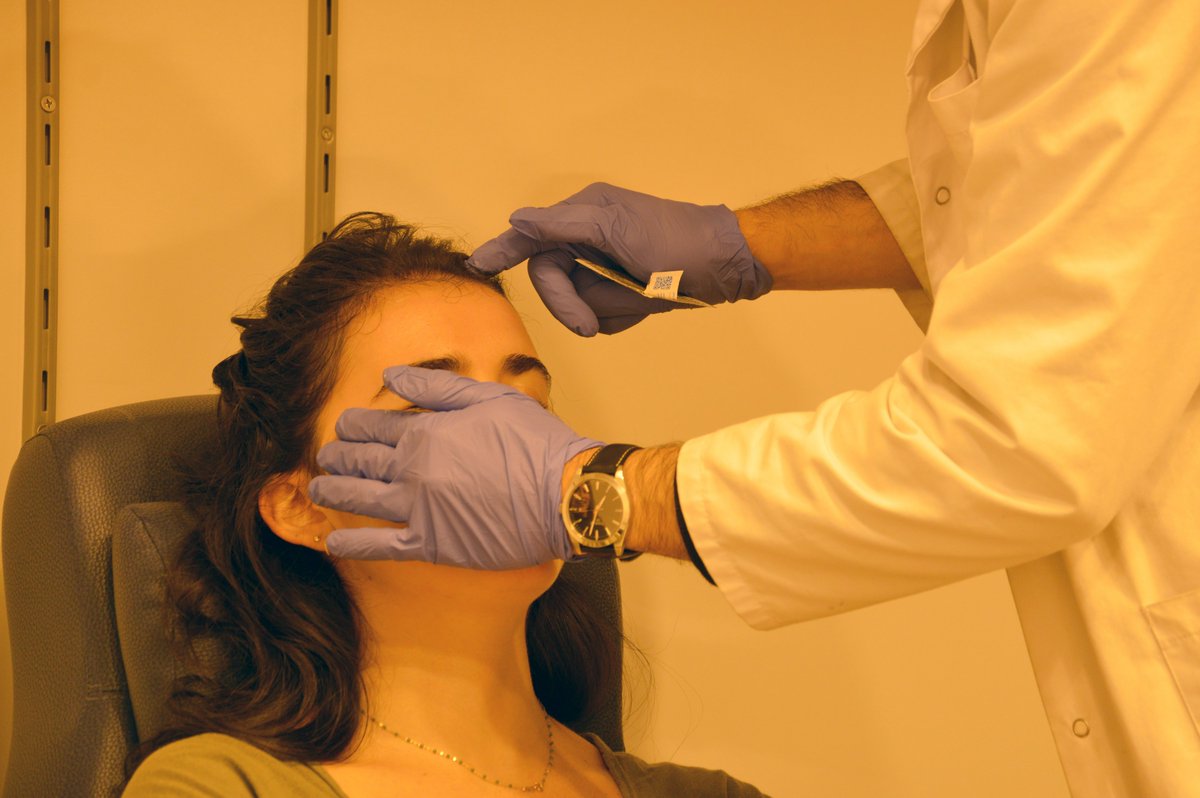 CHU Brugmann UVC (@chubrugmann) on Twitter photo De afdeling #dermatologie van het #UVCBrugmann slaat een nieuwe weg in met de grootste dynamische #fototherapieruimte in België, uitgerust met apparaten die daglicht nabootsen om actinische #keratosen te behandelen. De afdeling #dermatologie van het #UVCBrugmann slaat een nieuwe weg in met de grootste dynamische #fototherapieruimte in België, uitgerust met apparaten die daglicht nabootsen om actinische #keratosen te behandelen.