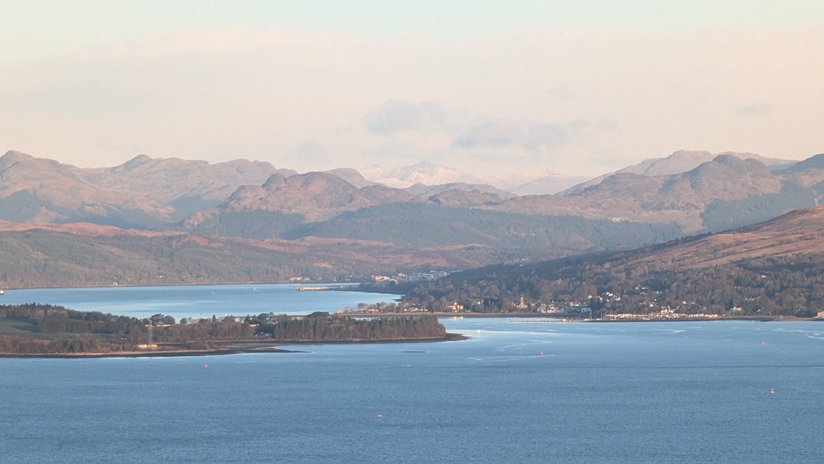 Scot_climber's tweet photo. The snow has not yet reached the most southerly Munros.  Ben Lomond is still snow free and there is maybe a dusting on Stob Binnien.  Snow was visible on a distant Ben Cruachan from above Greenock this morning on the morning commute. ❄️ https://t.co/fV4a6u2YV5