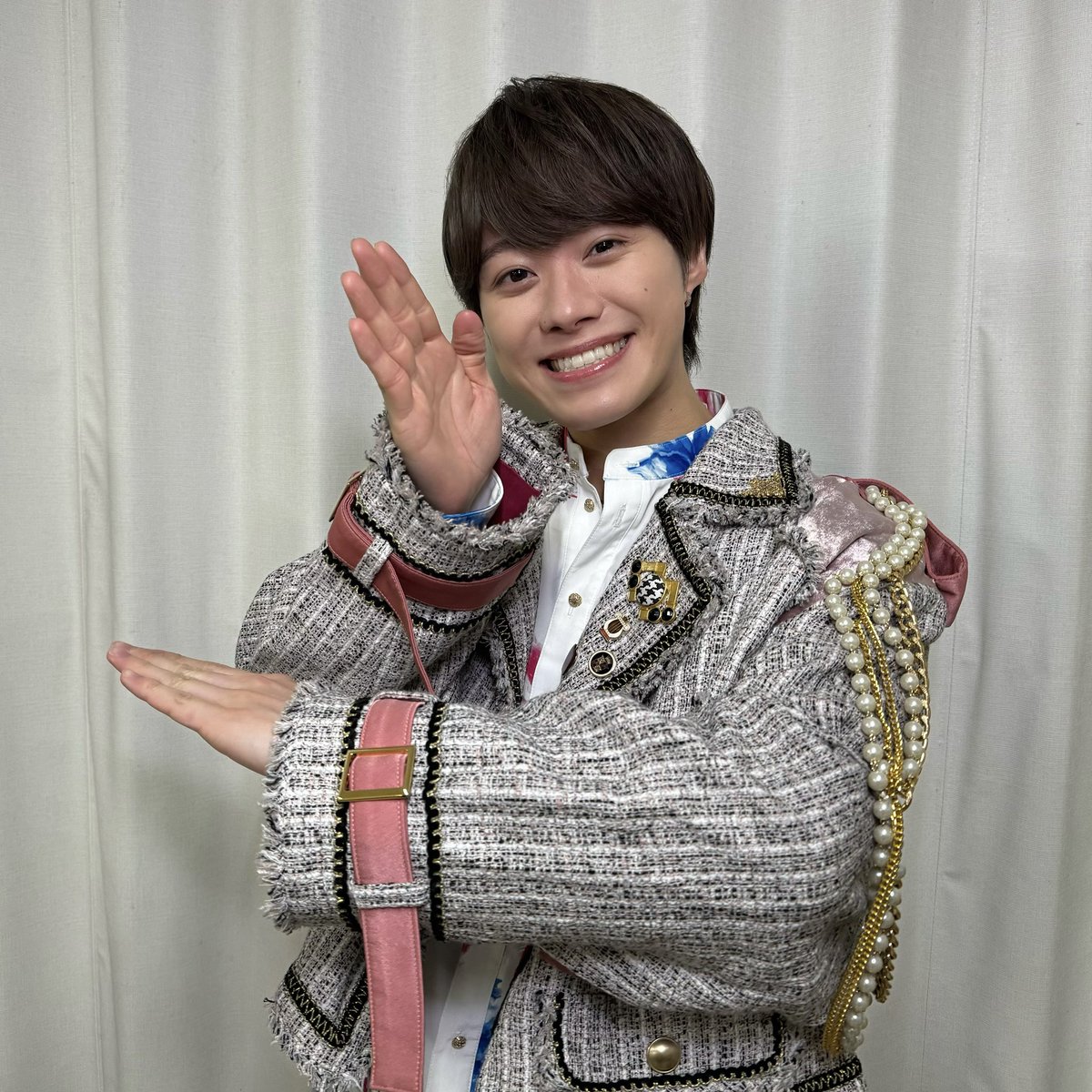 ＼📱音楽配信開始まであと2日🎧／
🤍「ありがとう心から / 勇気100%」🥷

🎵11/22(金)0:00より配信スタート🎵

#ありがとう心から
#大橋和也 のオフショット👦🏻📸

詳細はこちらからチェック🔗
▶︎ storm-labels.co.jp/s/js/discograp…

iTunes予約注文
▶︎ itunes.apple.com/album/id177701…

#なにわ男子