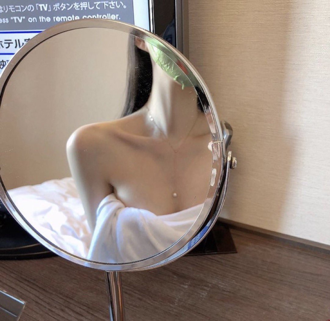 04051210__'s tweet photo. 肩ボトする時に見せたい画像 https://t.co/GWbjLe4tw3