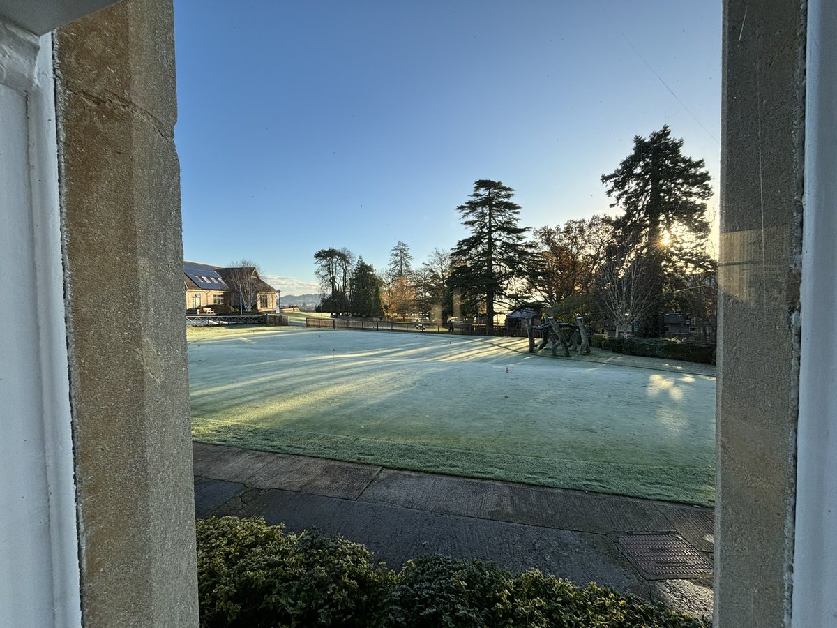 Picture perfect view out of my office on this stunning morning <a href="/MillfieldPrep/">Millfield Prep</a>…just need to find my warmer coat now! 🥶❄️❄️