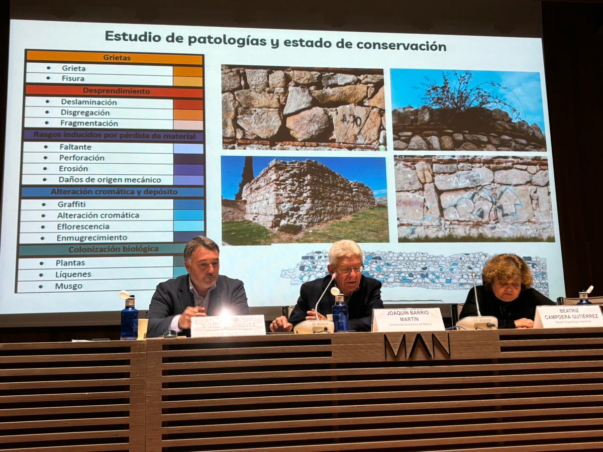 MAP_UAM's tweet photo. 📍Ayer los profesores de #nuestromaster Joaquín Barrio Martín y Javier Salido Domínguez, impartieron una conferencia en el @manarqueologico
🏺🏰 Presentaron las novedades del proyecto Arqueológico del castillo viejo de Manzanares El Real en Madrid. https://t.co/b4xl034gYh