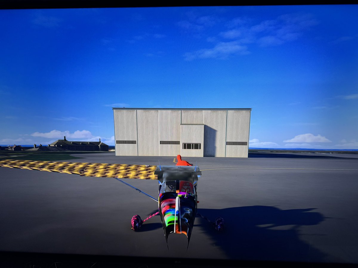 Finally got <a href="/MSFSofficial/">Microsoft Flight Simulator✈️</a> to load into Career mode…. Don’t think it’s meant to look like this.

The decision to move away from local installed assets / planes to streaming them is great in principle, but in the real world with the amount of network traffic hitting you it’s poor.