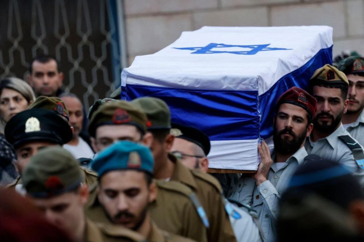🔴Hizbullah:

Lübnan'ın güneyindeki kara operasyonunun başlamasından bu yana 110 işgal askerini öldürdük ve 1.050 israil askeri yaralandı.