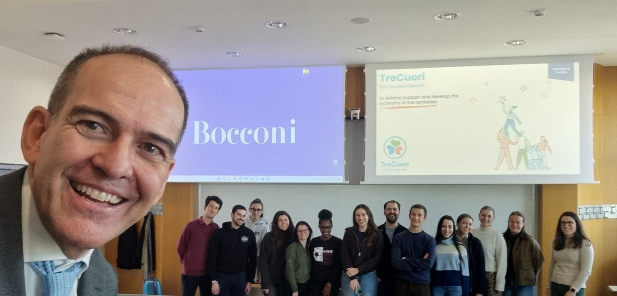 TreCuori's tweet photo. TreCuori ospite con @AlbFratic  all'@Unibocconi  per il corso di 'Public Networks: Governance and Management'.  La nostra piattaforma welfare un esempio di network di interesse per le amministrazioni pubbliche che genera ricadute positive sia in termini economici e sociali. https://t.co/CP3h7IiO1f