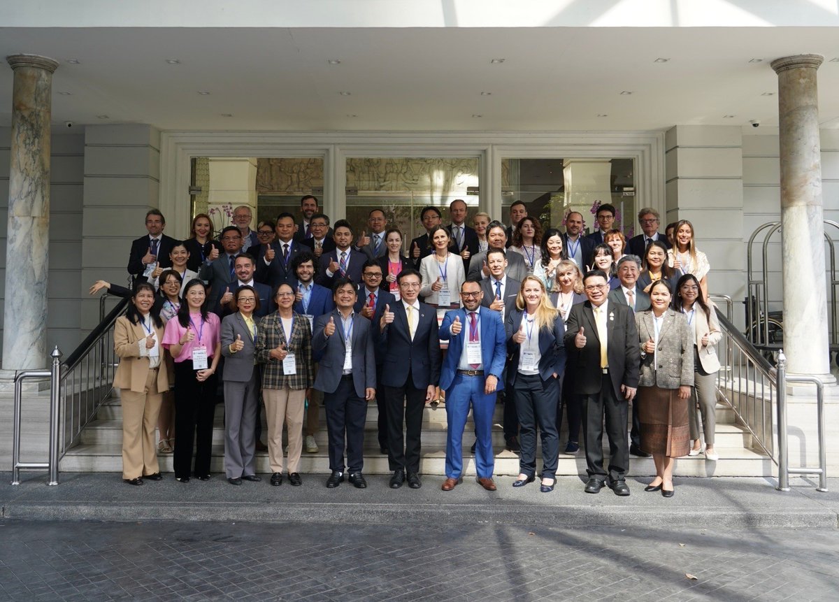 AesAsem's tweet photo. “Navigating the Digital Age: Lifelong Learning and Future Skills for a Hybrid World” was discussed by countries &amp; stakeholders at this week's #ASEMEdu Intermediate Senior Official's Meeting in Bangkok.
🙏Thanks @MHESIThailand and @moe_net for the amazing hospitality and hosting! https://t.co/fWUEe1wiLN