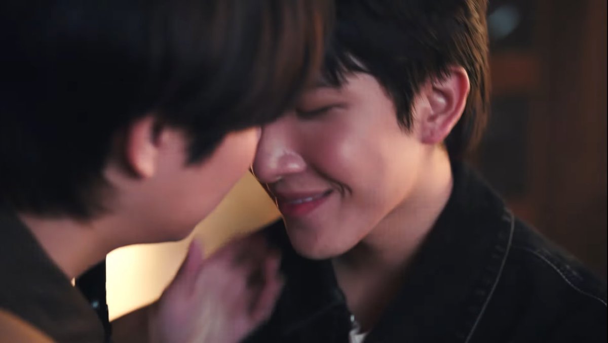 gigirkb's tweet photo. In a few hours I have to travel to college and I’m awake at 04:20am because I can’t stop thinking about this.🙂‍↔️❤️‍🔥🧡🤍

#DestroyLoveMV
#TheHeartKillers

THK EP1 KANTBISON 
#TheHeartKillersEP1 
#FirstKhaotung https://t.co/dTShILFqLQ