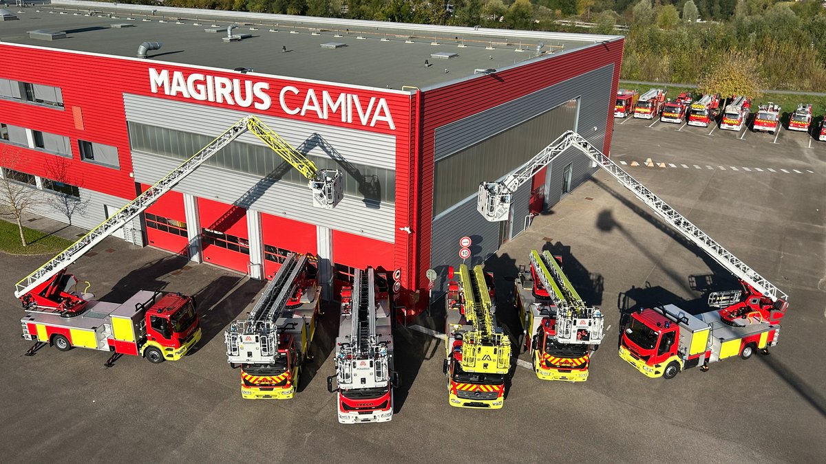 6 échelles M32L-AS déjà livrées ou prêtes pour une livraison aux 4 coins de la France avant Noël. De Marseille <a href="/MarinsPompiers/">Marins-pompiers de Marseille</a>, nous poursuivons par la Haute Loire pour rejoindre le <a href="/SDIS54/">SDIS 54 Pompiers</a> et <a href="/SDIS62/">Les Sapeurs-Pompiers du Pas-de-Calais</a> et terminer notre tour de France avec le <a href="/SDIS85/">Sapeurs-pompiers de la Vendée</a> et <a href="/sdis47/">SDIS 47</a>.  Plusℹ️à venir...