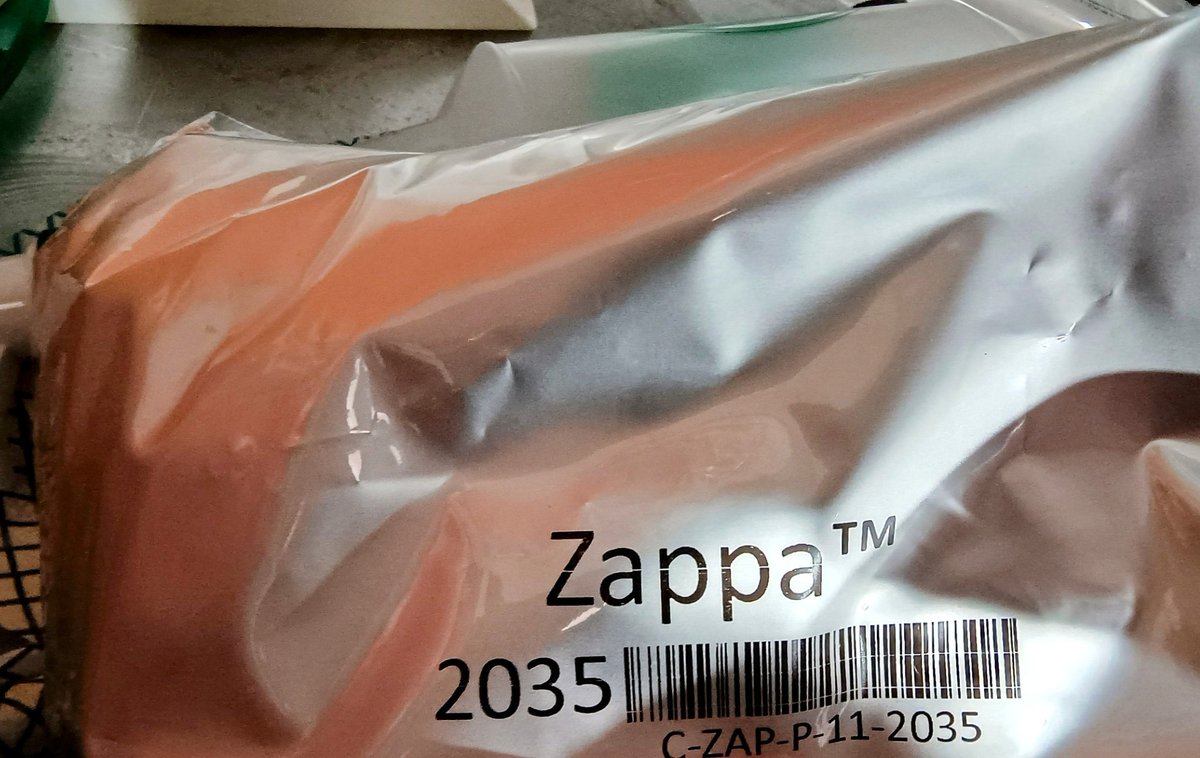 Brewing with a new (to us) hop today! Having packaged a black IPA, whisky porter, and kerstbier earlier this week, we figured we'd better brew something vaguely commercial.