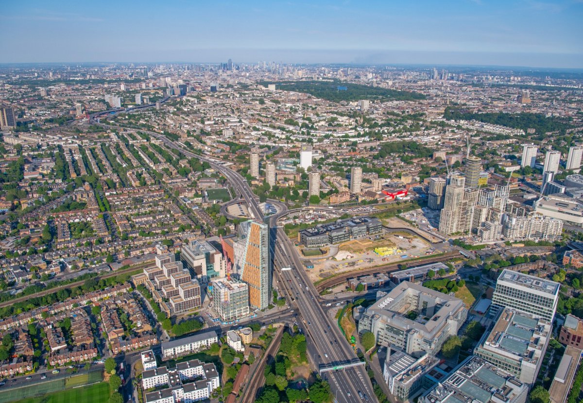 The Imperial WestTech Corridor is growing! 🎉

We’re building a new world-class lab and workspace to help businesses grow.

#OurImperial are partnering with <a href="/BW_SciTech/">Bruntwood SciTech</a> to create an exciting new 200,000 sq ft hub on our White City campus 🧪

imperial.ac.uk/news/258434/im…