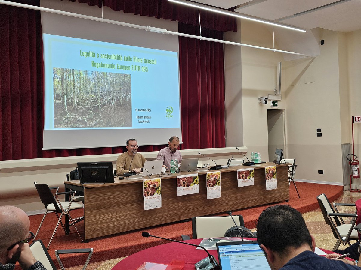 TerraVivaCisl's tweet photo. #20novembre #Roma 2a giornata fase conclusiva corso di #formazione Agrilavoro e ForAgri, avviso 2/23 protocollo 70, sui Servizi Agricoli per operatori CAA degli agricoltori e #TerraViva, introduzione Pres. #ForAgri Vincenzo Conso e intervento di Giovanni Tribbiani di @pefcitalia https://t.co/BKSDgkHKEs