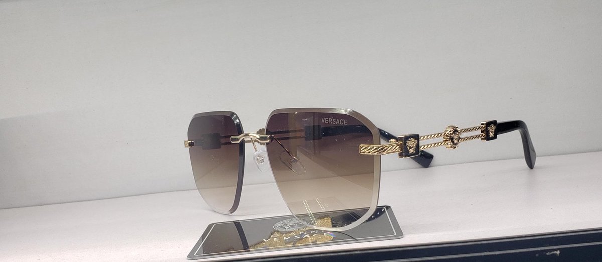 Esther_Tabamubi's tweet photo. Upgrade your style with these sleek  sunglasses, available in a range of colors to match every look for Just 40,000

Call/WhatsApp 0707247174 for deliveries. 
#ETCollections https://t.co/p4YpGsmnp5