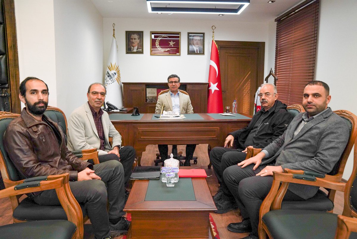 bucakalimurat82's tweet photo. Gaziantep Röleve ve Anıtlar Müdürü Sn. Kemal Yenmez ve beraberindeki heyetle birlikte Tarihi Siverek Kalesinde yapılan kamulaştırma ve restorasyon çalışmalarını yerinde incelemede bulunduk. 

Tarihi Siverek Kalemizi eski güzel günlerine kavuşturmak için ekiplerimizle beraber çalışmalarımıza devam ediyoruz.