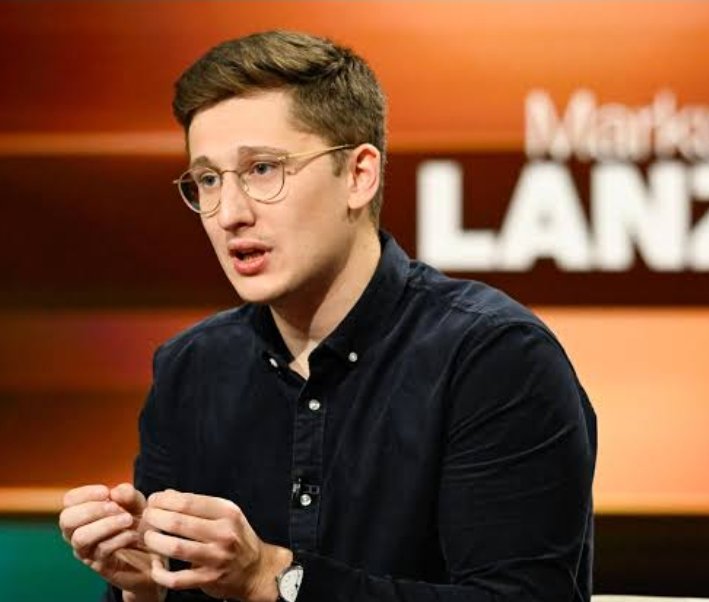 Philipp Türmer (SPD, Jusos) möchte Sozialabgaben auch auf Kapitalgewinne, Dividenden und Zinsen, damit wir Kleinanleger die Hälfte unserer Gewinne dem Staat geben. Er begründet dies damit, dass Arbeitern ja auch die Hälfte ihres Einkommens genommen wird und diese ja jetzt