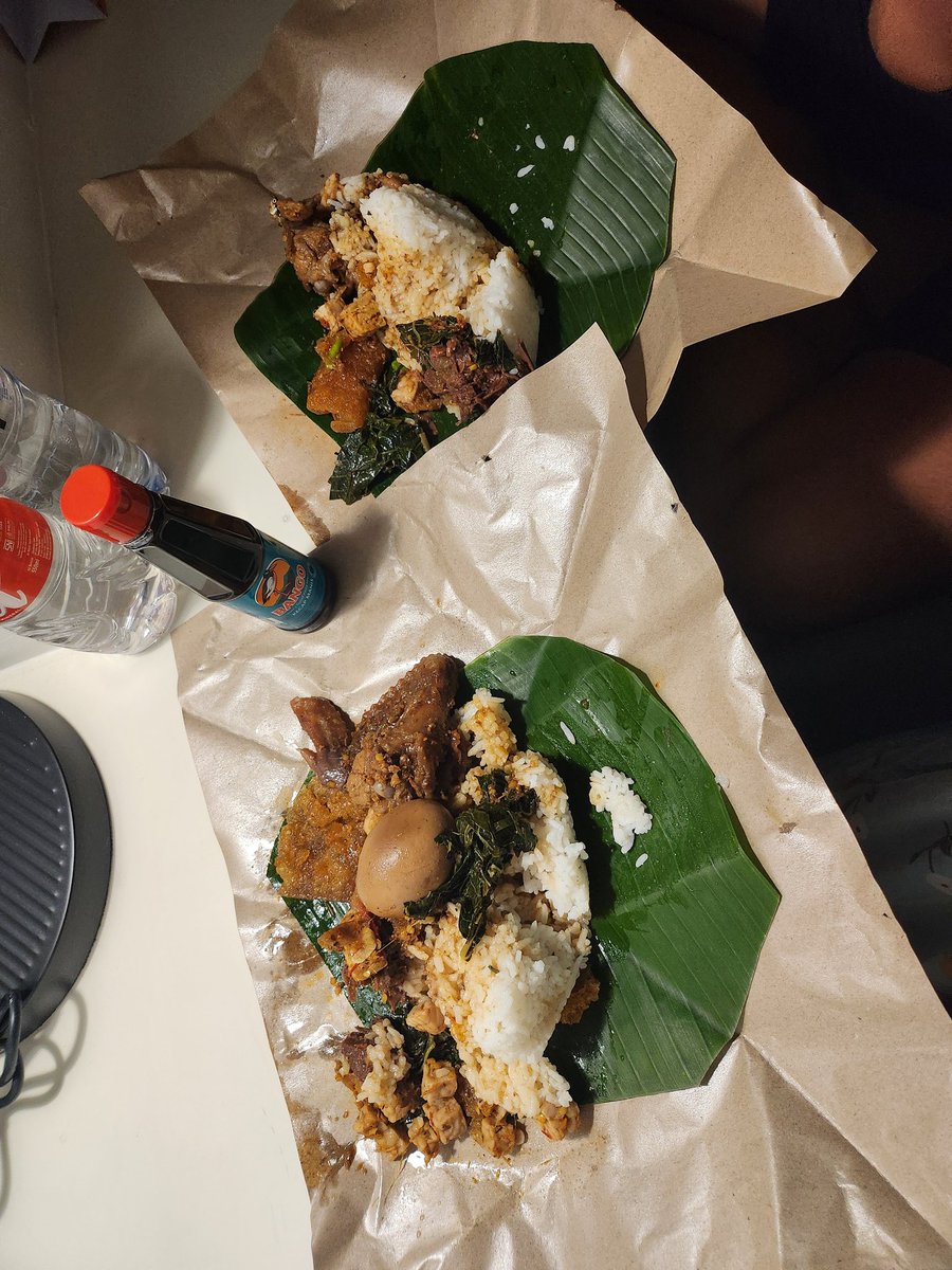 deaaanamalia's tweet photo. Setelah sekian lama gak makan gudeg mbak sasha akhirnya kesampean juga 🤭
Maafkan ya malem² makan gudeg, mulai lagi senin ya dietnya 😁 https://t.co/k0VEJZUNPE