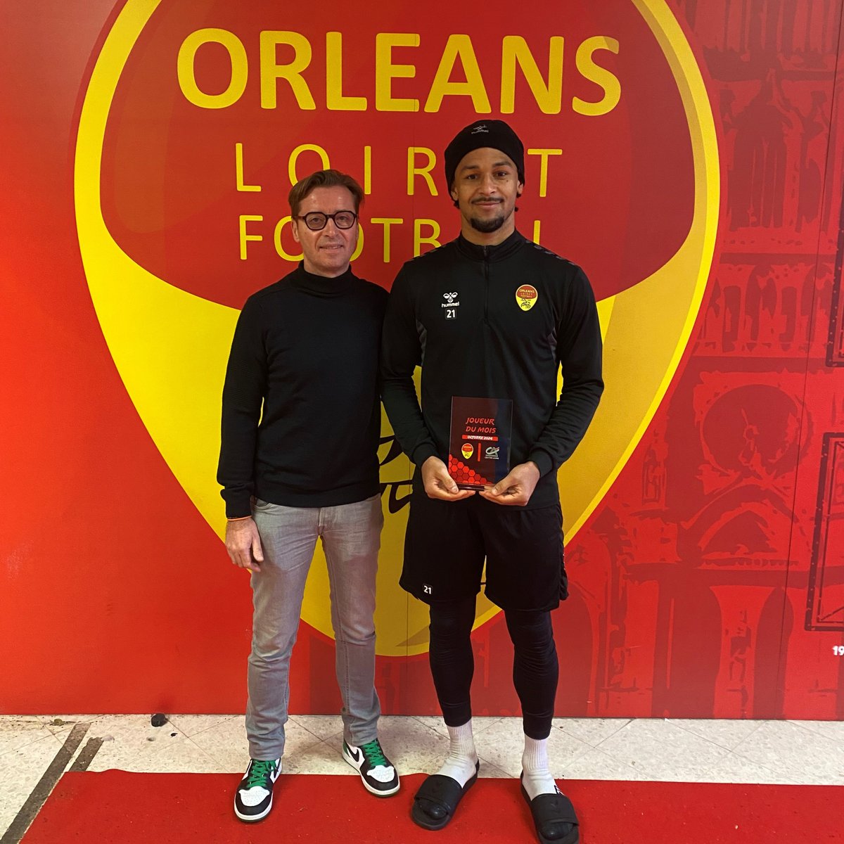 🏆 𝗩𝗶𝗿𝗴𝗶𝗹 𝗧𝗵𝗲́𝗿𝗲́𝘀𝗶𝗻 𝗷𝗼𝘂𝗲𝘂𝗿 𝗱𝘂 𝗺𝗼𝗶𝘀 𝗱’𝗼𝗰𝘁𝗼𝗯𝗿𝗲🐝

🔝 Virgil Thérésin a été élu joueur du mois d’octobre by Crédit Agricole Centre Loire devant Guillaume Khous et Lucas Bretelle😍

#TeamUSO 🟡🔴