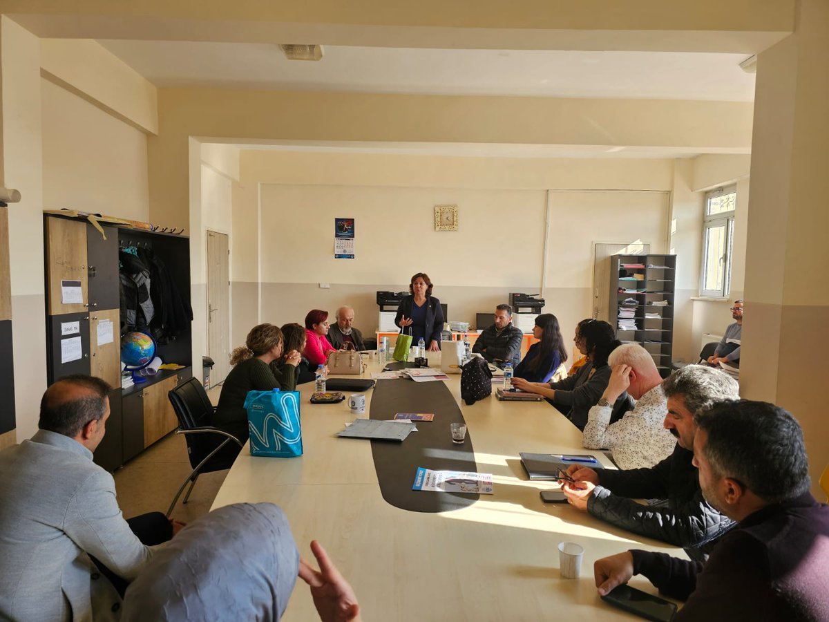 #GEÇİNEMİYORUZ #YOKSULLUĞAKARŞIMÜCADELEDEBİRLEŞİYORUZ
KESK HEYETİ VE MARAŞ EĞİTİM SEN OLARAK 30 KASIMDA KESK'İN PLANLADIĞI ANKARA'DA YAPILACAK BÜTÇE MİTİNGİ İÇİN  PAZARCIK OKUL ZİYARETLERİMİZ