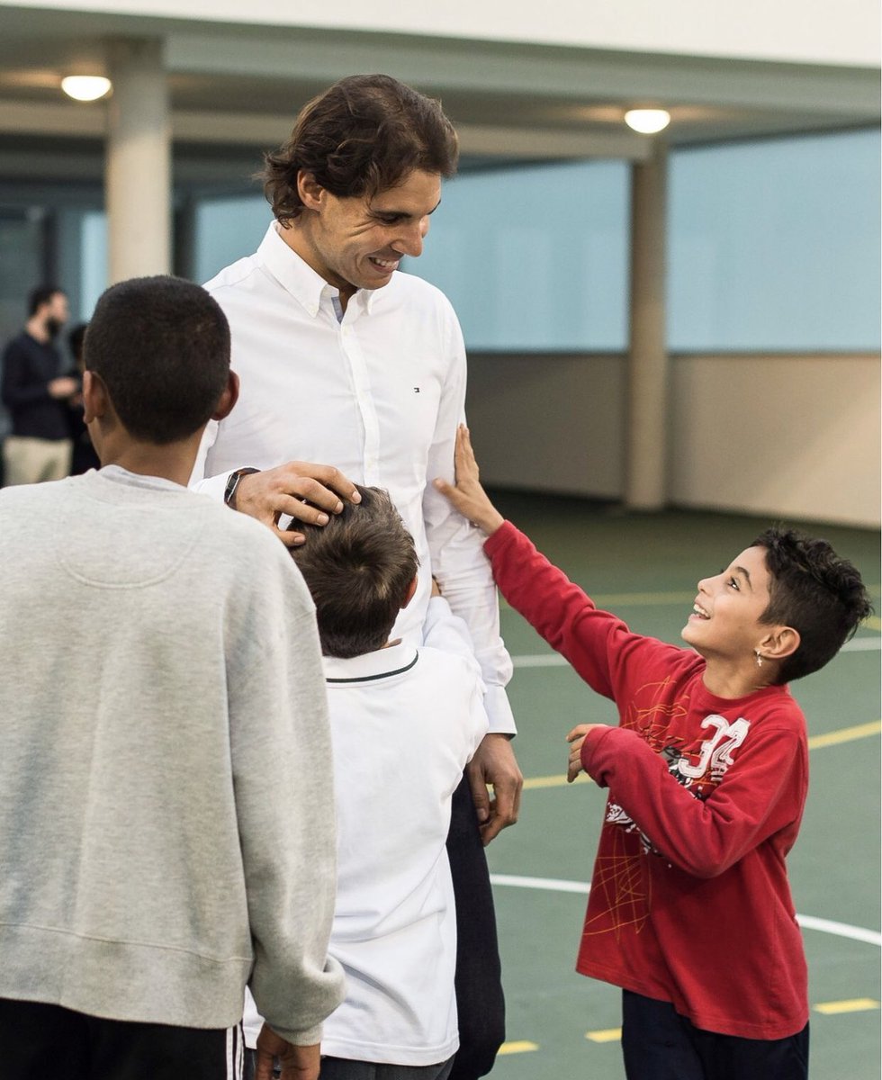 Te retiras como tenista profesional, <a href="/RafaelNadal/">Rafa Nadal</a> , pero seguirás siendo el mejor embajador del deporte que podemos tener. 

Gracias por impulsar nuestro trabajo y por inspirarnos cada día.