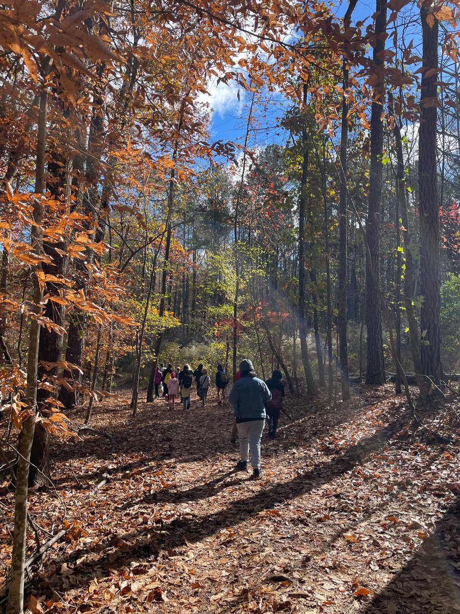 IgniteOnlineDPS's tweet image. 🌟 Last Friday, our 2nd, 3rd, &amp;amp; 5th graders explored the Eno River! 🌊 They hiked, learned about the park’s history, and made science connections—turning nature into their classroom. 🌿🥾 #DPSIOA #WeAreDPS #ExploreNC #VirtualLearningBeyondTheScreen