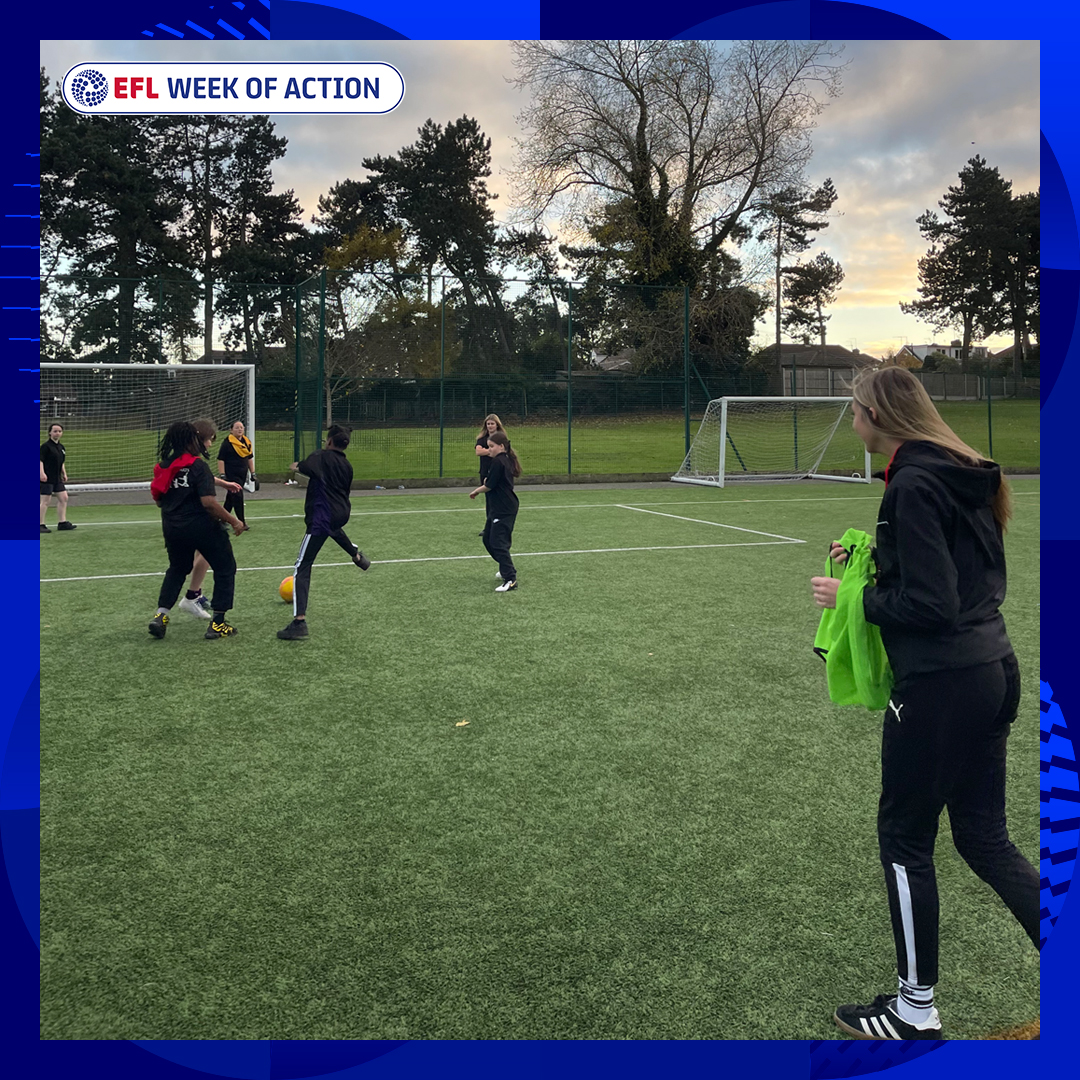 NTFC_CT's tweet photo. This week @NTFCWomen's players Ruby &amp; Jade visited our Weston Favell Academy Girls #PLKicks session to answer questions &amp; offer some coaching tips!

Thank you for coming down &amp; inspiring the girls who aim to reach your level one day🙌 

#EFLWeekofAction | @EFL | @EFL_Community https://t.co/MvFIKksrC8