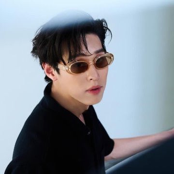 พรี Le specs แว่นกันแดดที่ฮิตมากช่วงนี้ ตัวแม่ใส่กันทั้งนั้นค้าบ ราคามาดีมาก ใส่ได้ทั้งชายและหญิงเลยน้า
2,190 ส่งกลับแอร์ ส่งฟรี ems
#lespecs #พรีlespecs #แว่นกันแดด