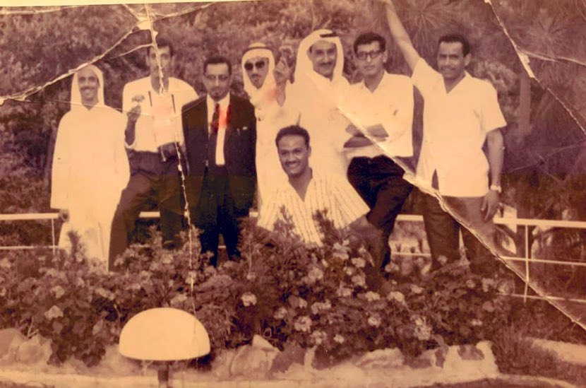 شباب حرمة في الثمانينيات هجرية تحديداً في ١٣٨٦هـ في لبنان  اليمين سليمان فالح الفالح اطال الله عمره أحمد العبدالكريم اطال الله عمره عبدالرحمن الناصر العقيل رحمه الله ابراهيم العقيل رحمه الله محمد العبدالكريم رحمه الله عبدالعزيز العقيل رحمه الله عبدالرحمن العبدالكريم رحمه الله