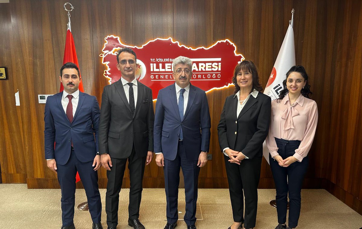 Dernek Başkanımız Okan ÖZBAŞ ve beraberindeki heyet, İller İdaresi Genel Müdürü Sayın Mehmet Emin BİLMEZ’i ziyarette bulunmuşlardır.

#icdender #siviltoplum #siviltoplumsektörü