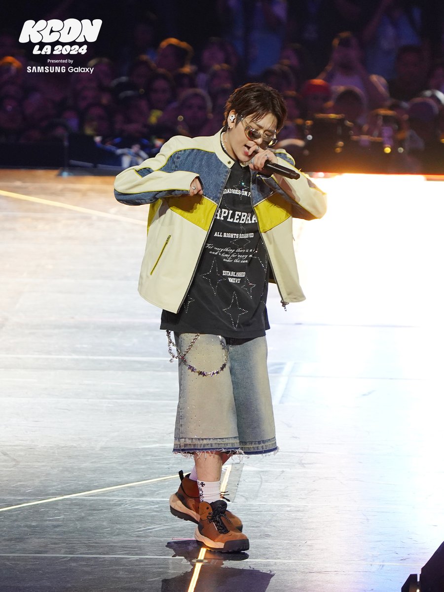 kconusa's tweet photo. [#KCONLA2024] RECAP PHOTO DUMP 🚛 📸

𝗗𝗔𝗬 𝟯 #ZICO 

💙 𝐌 𝐂𝐎𝐔𝐍𝐓𝐃𝐎𝐖𝐍
📍 https://t.co/Tc1cN9yUhb Arena

-
🎈 JUL 26-28
📍 https://t.co/Tc1cN9yUhb Arena, LA Convention Center, GILBERT LINDSAY PLAZA

✨Let’s #KCON! https://t.co/w5XAOq58mB