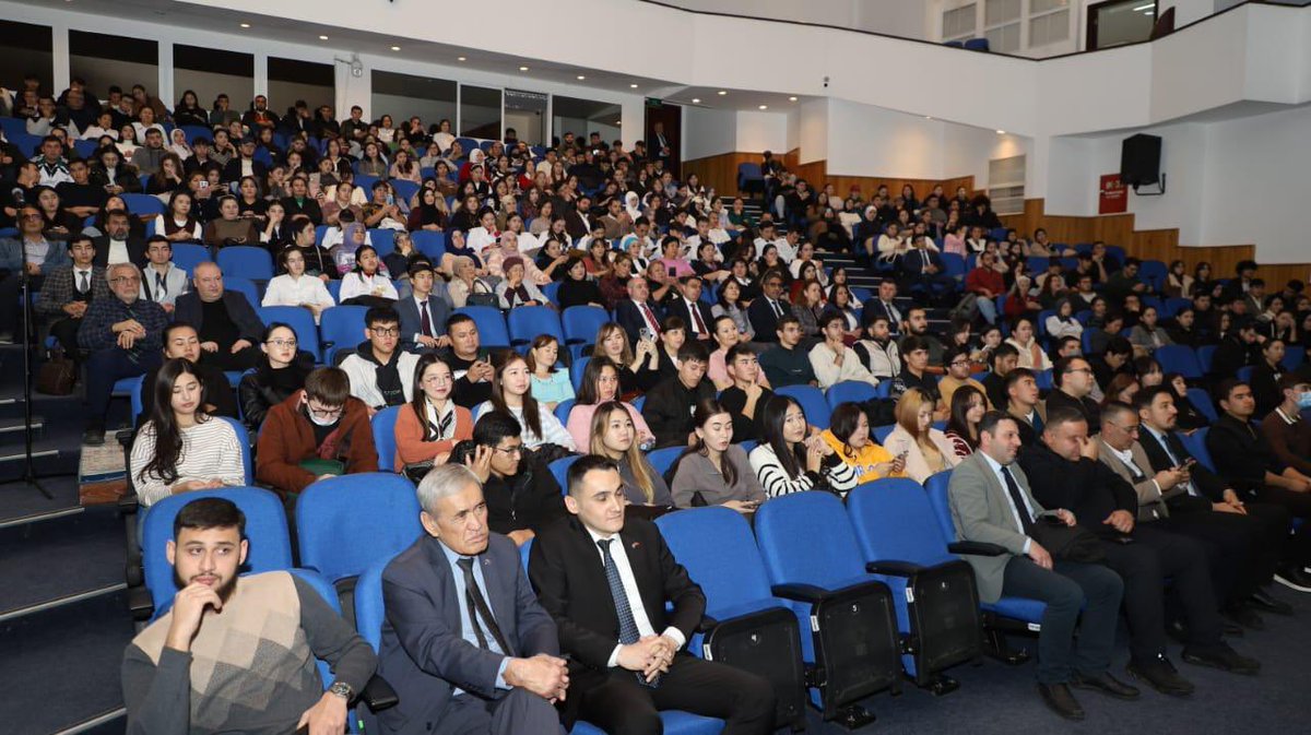 AvSerkanBayram's tweet photo. 📍Türkistan/Kazakistan

Hoca Ahmet Yesevi Uluslarası Türk-Kazak Üniversitemizde gençlerle buluştuk. 

Üniversitede gerçekleştirdiğimiz  keyifli bir söyleyişinin ardından Buğday Tanesi filmimizi hep birlikte izledik. Gençlerin samimi ilgisi ve değerli katkıları bizi çok mutlu etti. 

Bu anlamlı etkinlikte bizlerle olan herkese teşekkür ediyorum. 🌾🙏 #BuğdayTanesi