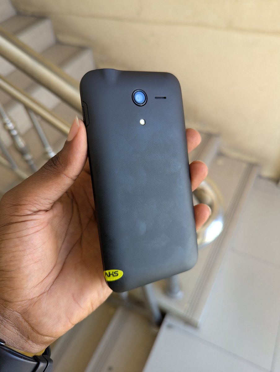 Kyocera Digno 503KC (waterproof)
Used from 🇰🇷
Ram 3
Memory 32
Bei 78,000/=

0741 237 670