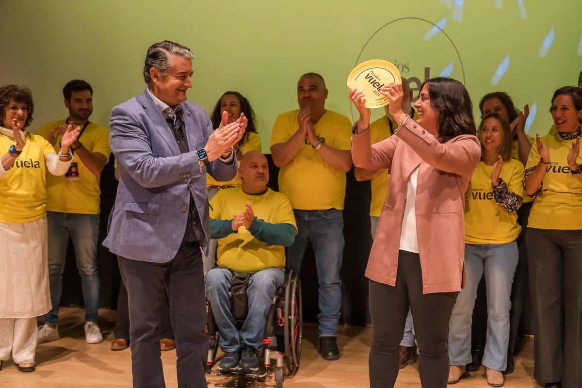 PuntosVuela's tweet photo. Aquí puedes ver un resumen de cómo fue ayer la entrega de los #PremiosVuela2024 

👉 https://t.co/8PIHiNozGG

Enhorabuena de nuevo a finalistas y ganadores y, sobre todo, gracias por compartir una jornada tan llena de compromiso y talento. https://t.co/jQ6FJE2Vxh